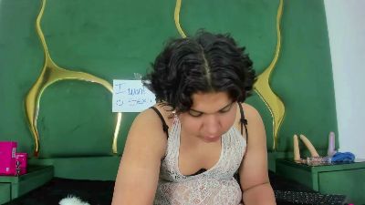 Isabella01SS live cam on Cam4