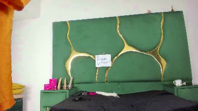 Isabella01SS live cam on Cam4