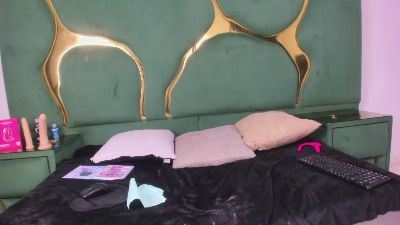 Isabella01SS live cam on Cam4