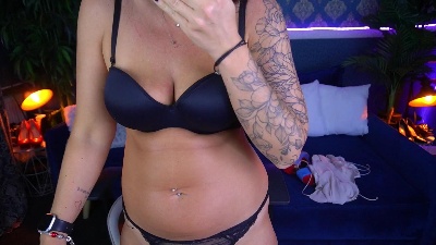 IsabellaFoxyy live cam on Cam4