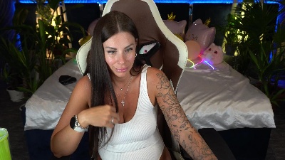 IsabellaFoxyy live cam on Cam4