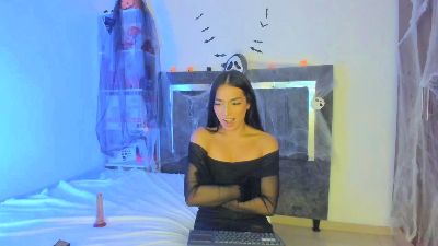 Isabella_Trans live cam on Cam4