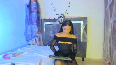Isabella_Trans live cam on Cam4