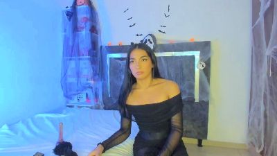 Isabella_Trans live cam on Cam4