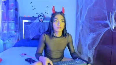 Isabella_Trans live cam on Cam4