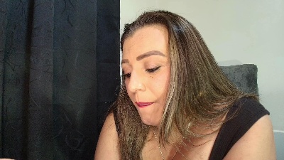 Isabellagarcia live cam on Cam4