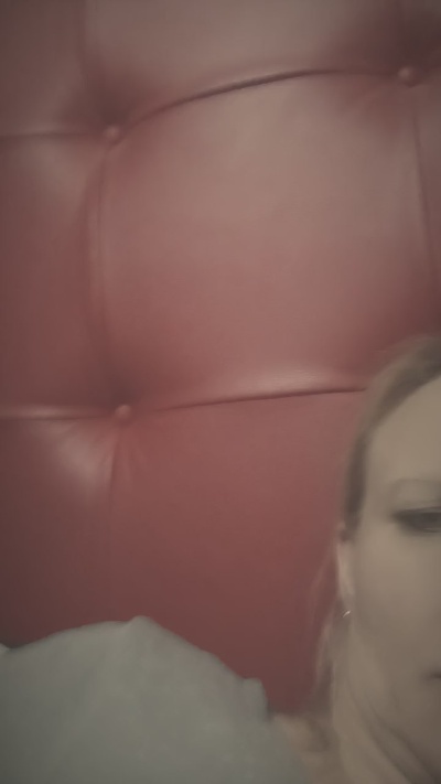 Isabelle_Cora live cam on Cam4