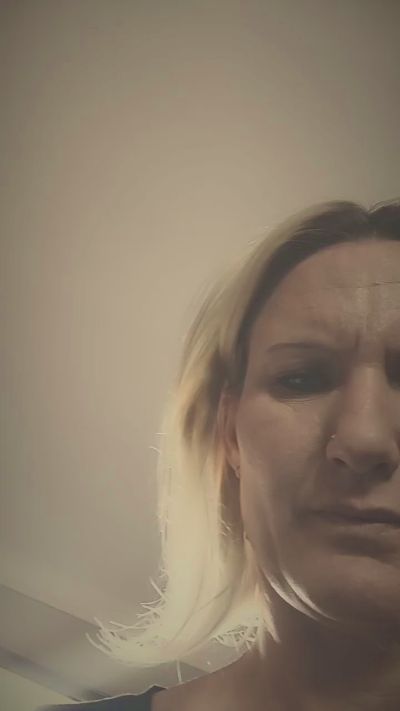 Isabelle_Cora live cam on Cam4
