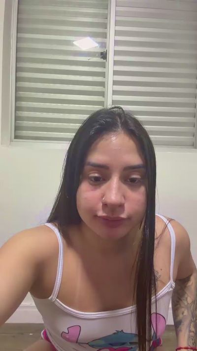 Isafigueroa live cam on Cam4