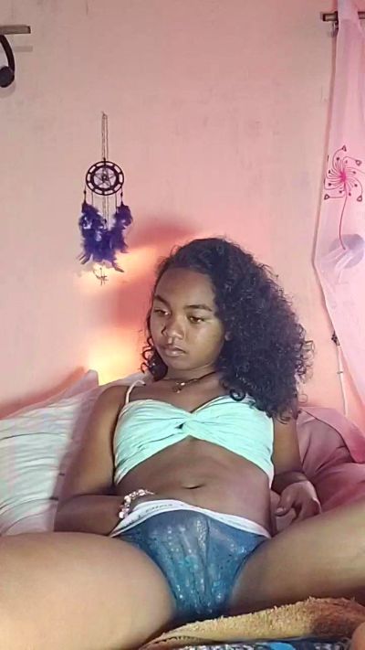 Isah2026 live cam on Cam4