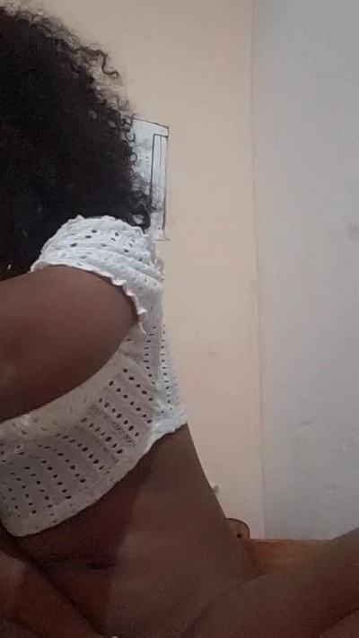 Isah2026 live cam on Cam4
