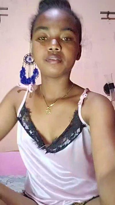 Isah2026 live cam on Cam4