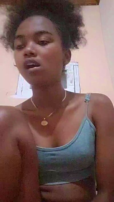 Isah2026 live cam on Cam4