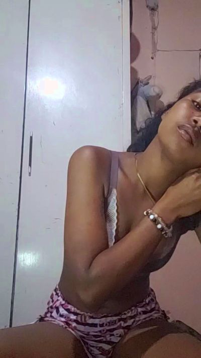 Isah2026 live cam on Cam4