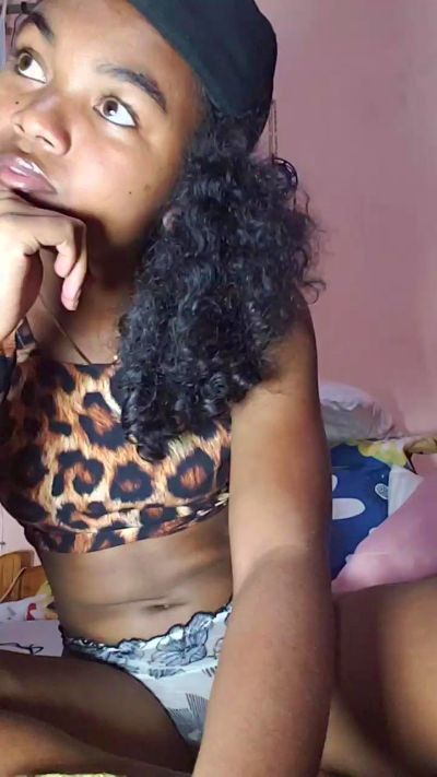 Isah2026 live cam on Cam4
