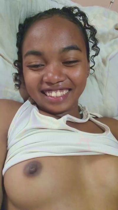 Isah2026 live cam on Cam4