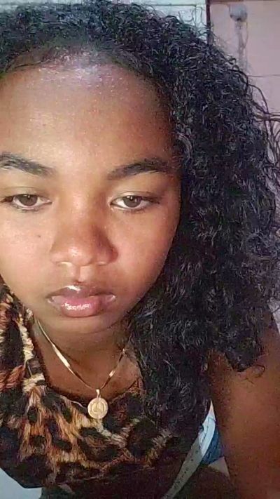 Isah2026 live cam on Cam4