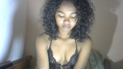 Isah2026 live cam on Cam4