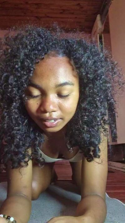 Isah2026 live cam on Cam4