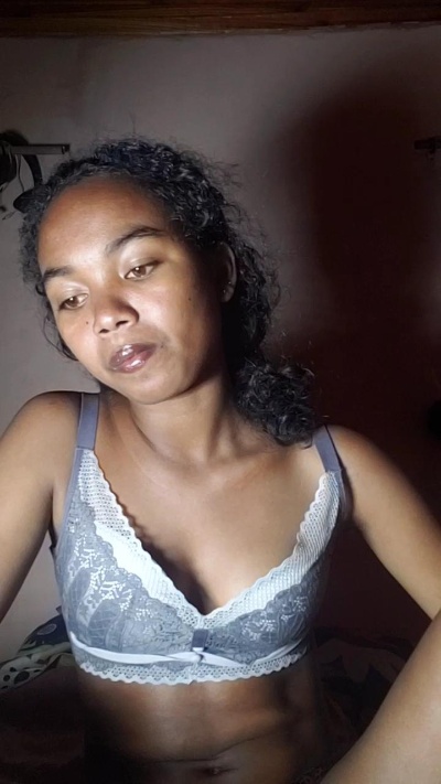 Isah2026 live cam on Cam4