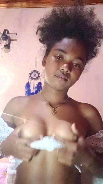 Isah2026 live cam on Cam4