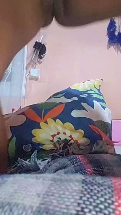 Isah2026 live cam on Cam4