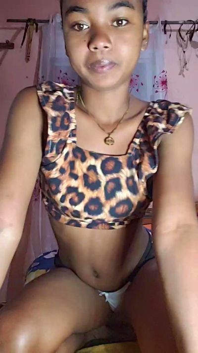 Isah2026 live cam on Cam4