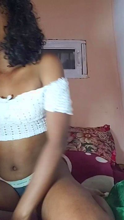 Isah2026 live cam on Cam4