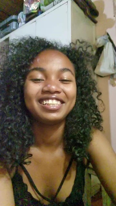 Isah2026 live cam on Cam4
