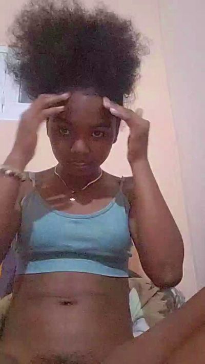Isah2026 live cam on Cam4