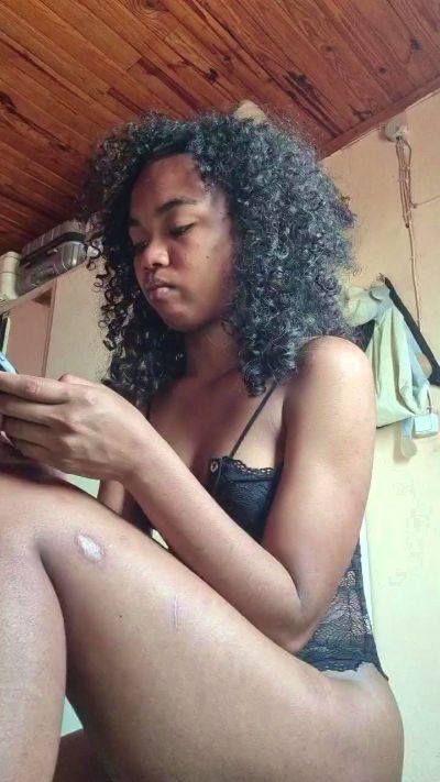 Isah2026 live cam on Cam4
