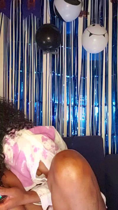 Isah2026 live cam on Cam4