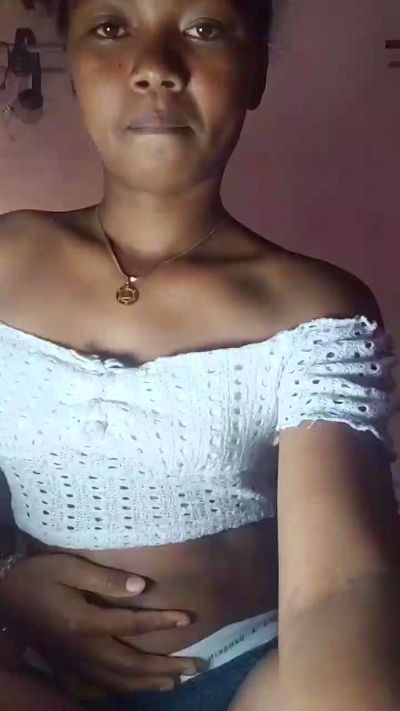 Isah2026 live cam on Cam4