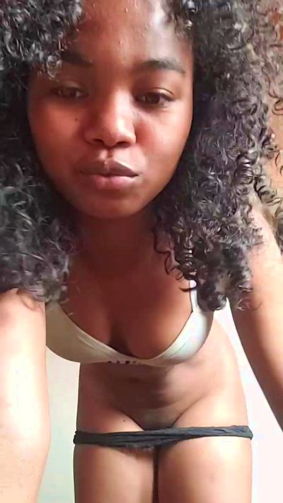 Isah2026 live cam on Cam4