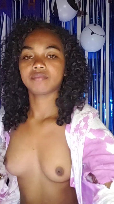 Isah2026 live cam on Cam4