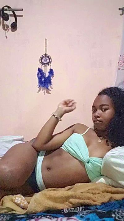 Isah2026 live cam on Cam4
