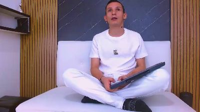 Isak_Berekoa live cam on Cam4