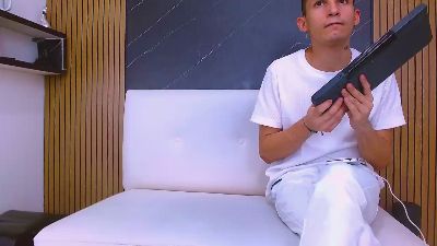 Isak_Berekoa live cam on Cam4
