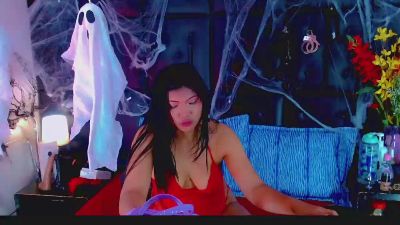 Isalombardi live cam on Cam4