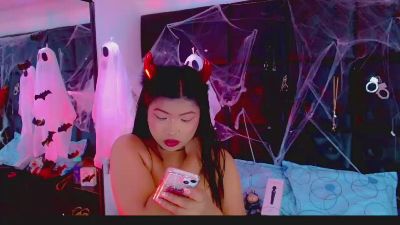 Isalombardi live cam on Cam4