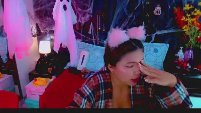 Isalombardi live cam on Cam4