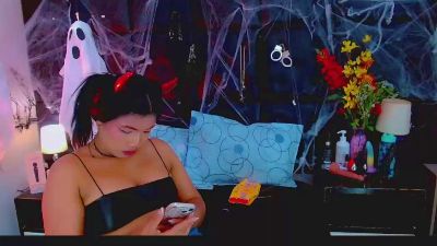 Isalombardi live cam on Cam4