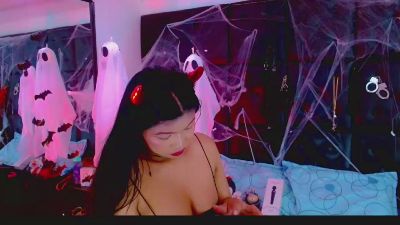 Isalombardi live cam on Cam4