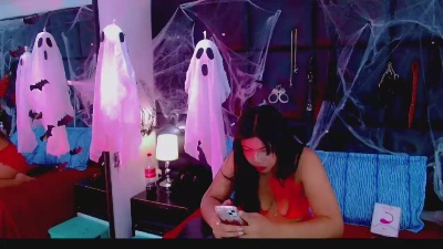 Isalombardi live cam on Cam4