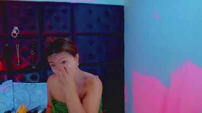 Isalombardi live cam on Cam4