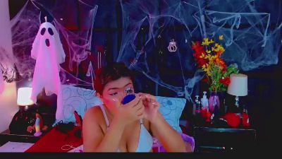 Isalombardi live cam on Cam4