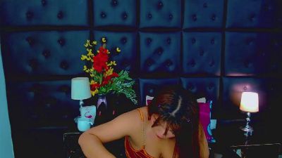 Isalombardi live cam on Cam4