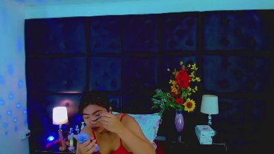 Isalombardi live cam on Cam4