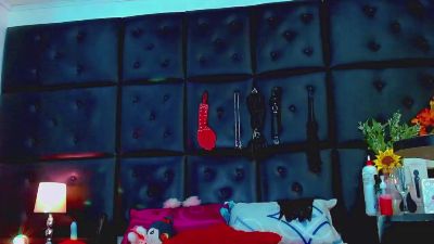 Isalombardi live cam on Cam4