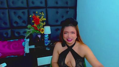 Isalombardi live cam on Cam4